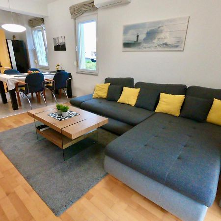 Sunny Apartment By The Beach Kastel Stafilic Ngoại thất bức ảnh
