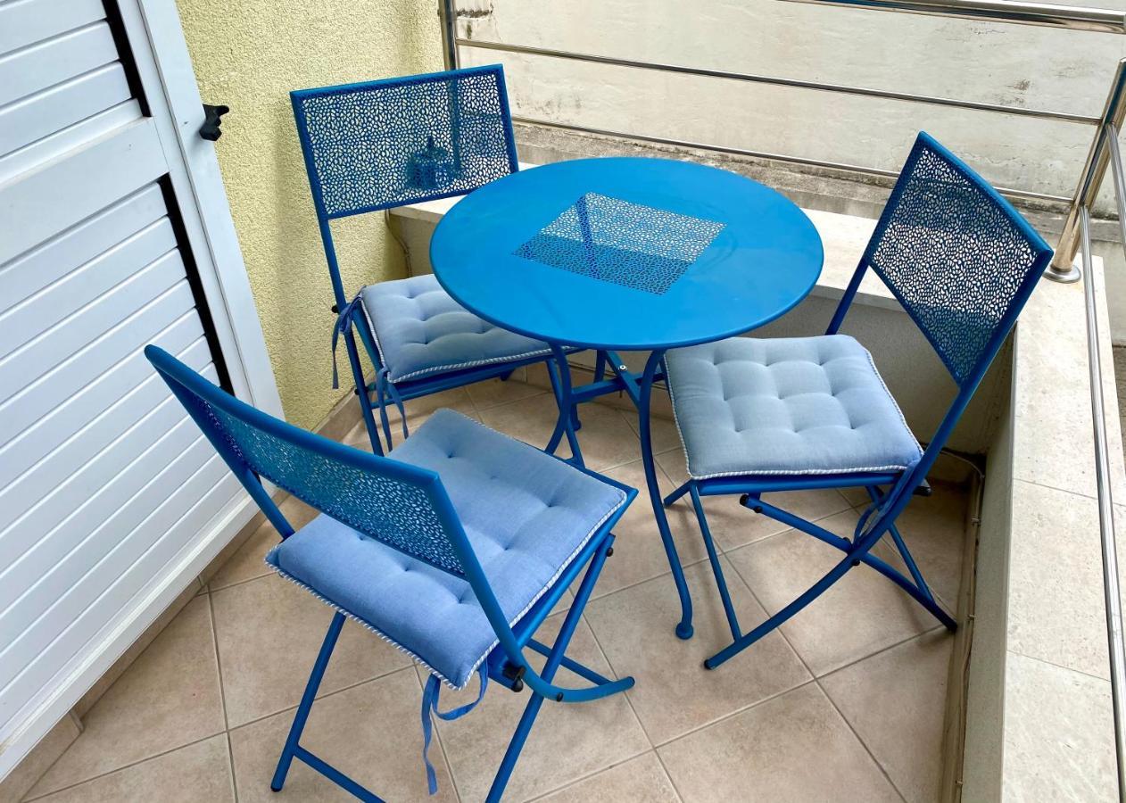 Sunny Apartment By The Beach Kastel Stafilic Ngoại thất bức ảnh