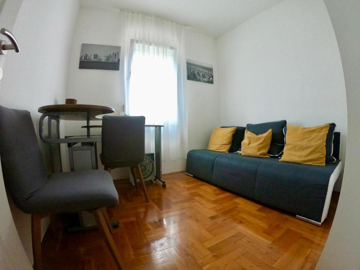 Sunny Apartment By The Beach Kastel Stafilic Ngoại thất bức ảnh