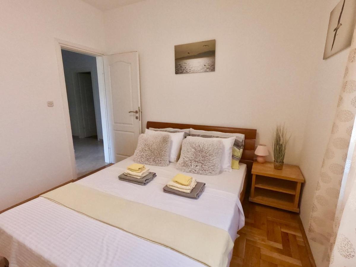 Sunny Apartment By The Beach Kastel Stafilic Ngoại thất bức ảnh