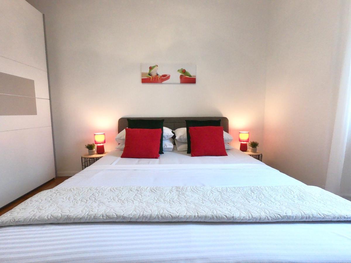Sunny Apartment By The Beach Kastel Stafilic Ngoại thất bức ảnh