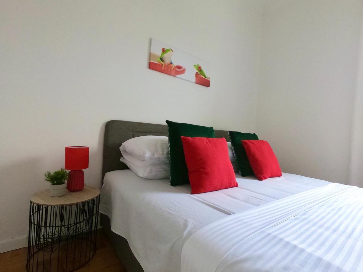 Sunny Apartment By The Beach Kastel Stafilic Ngoại thất bức ảnh