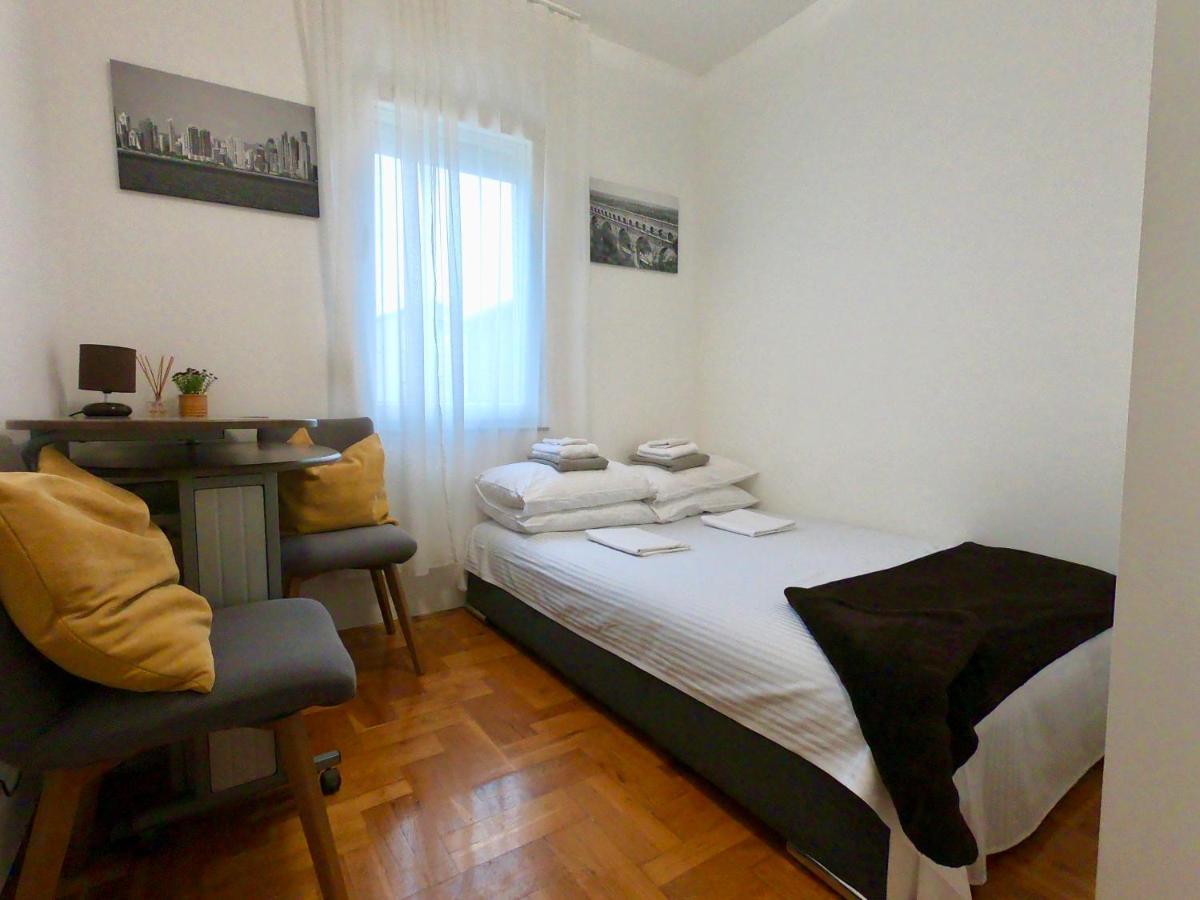 Sunny Apartment By The Beach Kastel Stafilic Ngoại thất bức ảnh