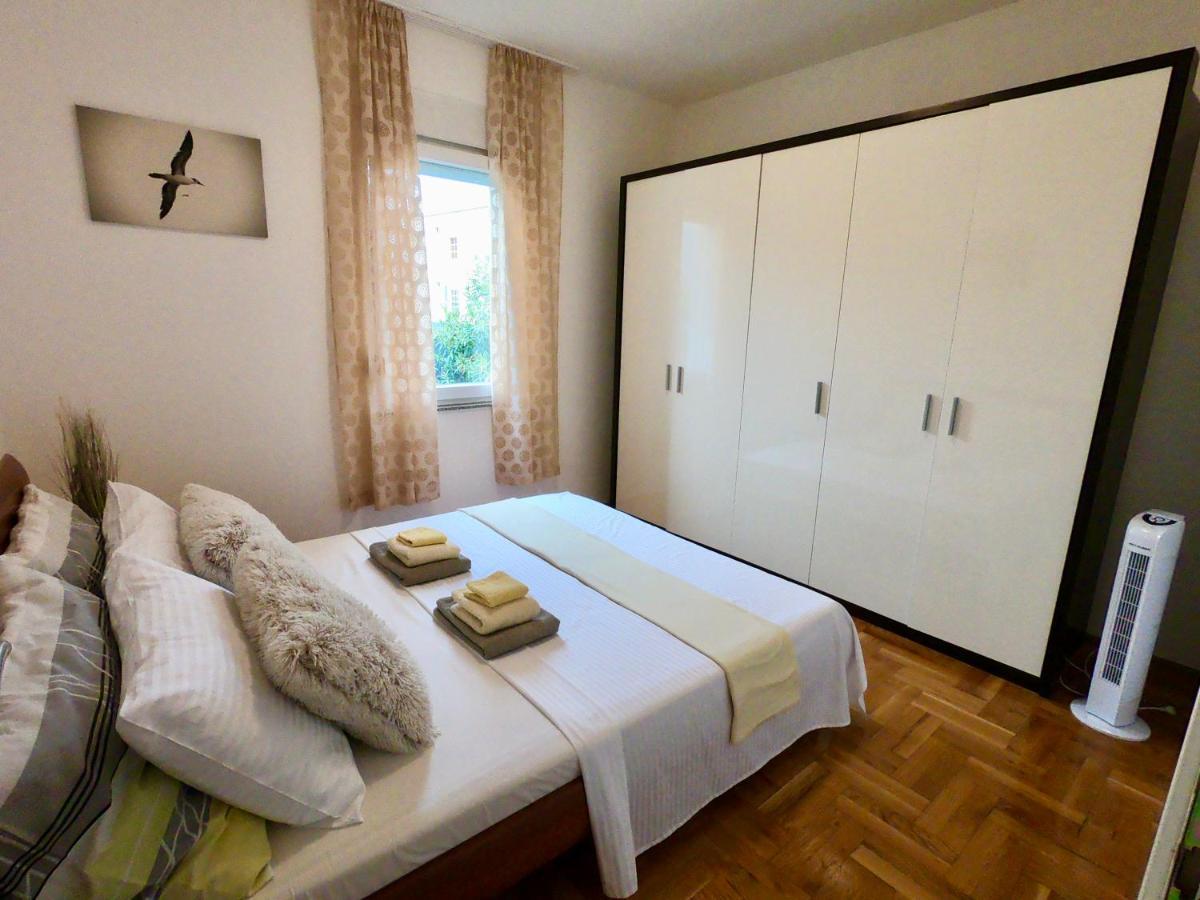 Sunny Apartment By The Beach Kastel Stafilic Ngoại thất bức ảnh