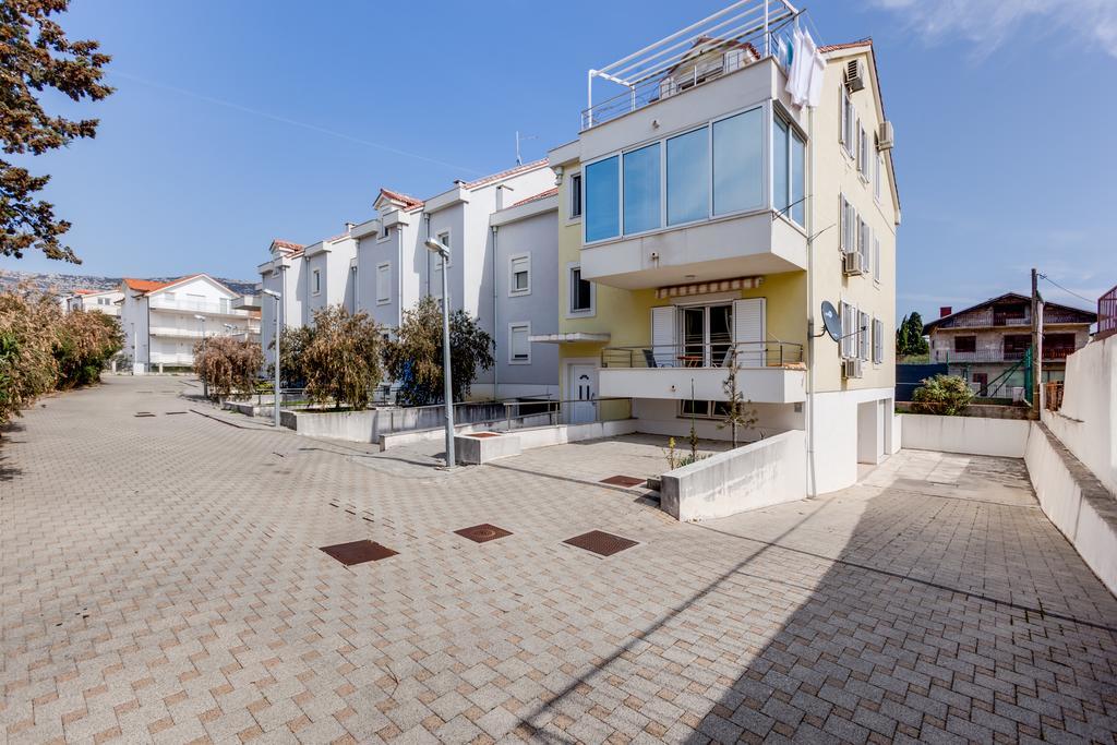 Sunny Apartment By The Beach Kastel Stafilic Ngoại thất bức ảnh